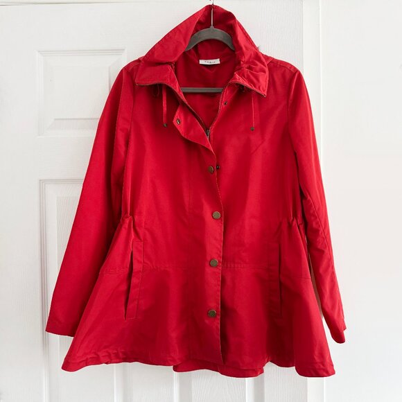 Akris Punto Jackets & Blazers - Akris Punto Red Flared Rain Jacket, size 8 (fits 6/8)
